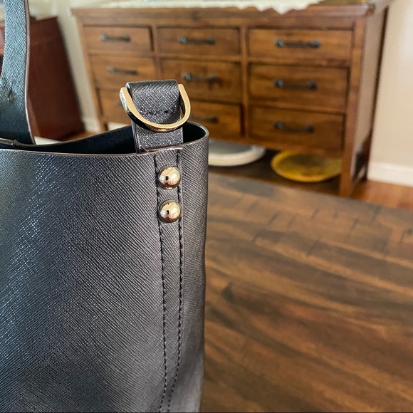 Kate Spade Large Tote - Picture 3 of 15